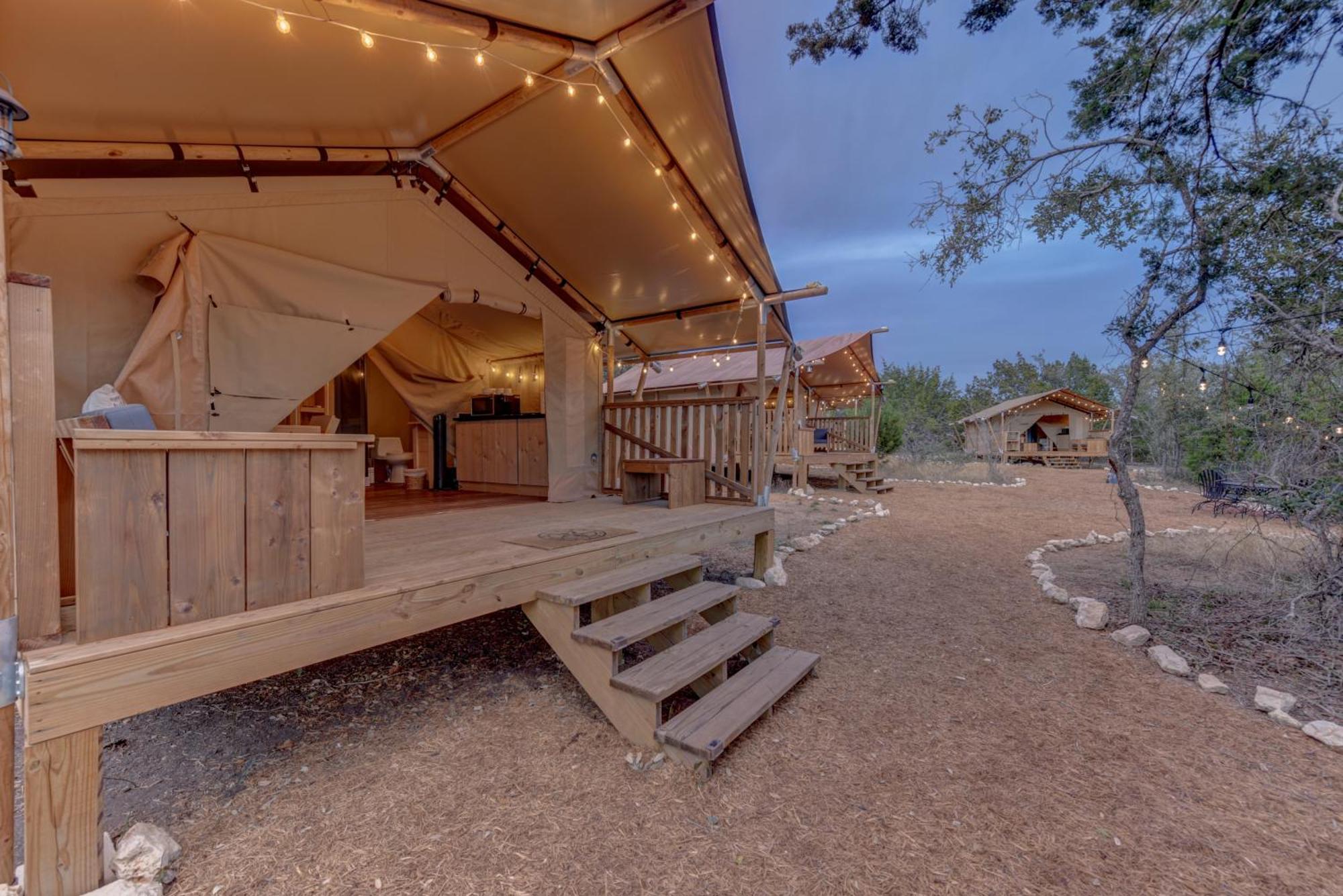 12 Fires Luxury Glamping With Heating #1 Hotel Johnson City Exterior photo